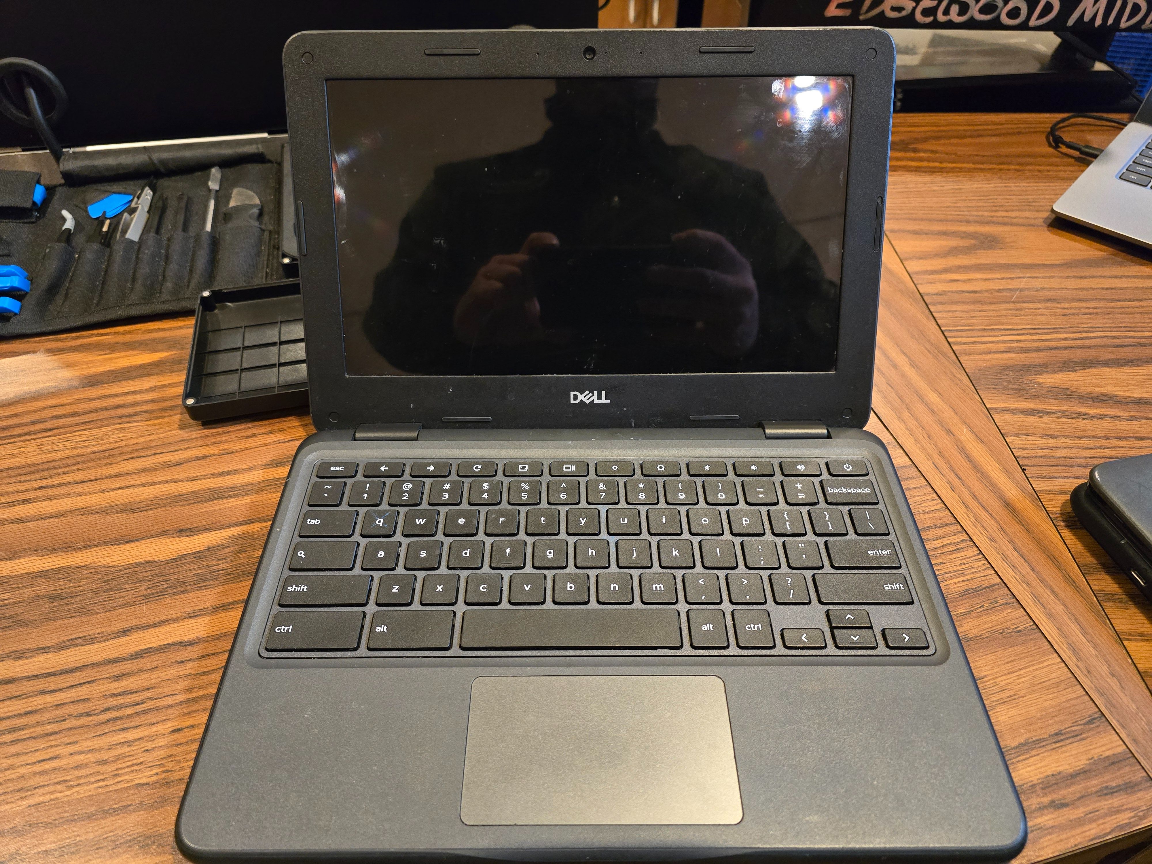 3110_screen-and-palmrest-1